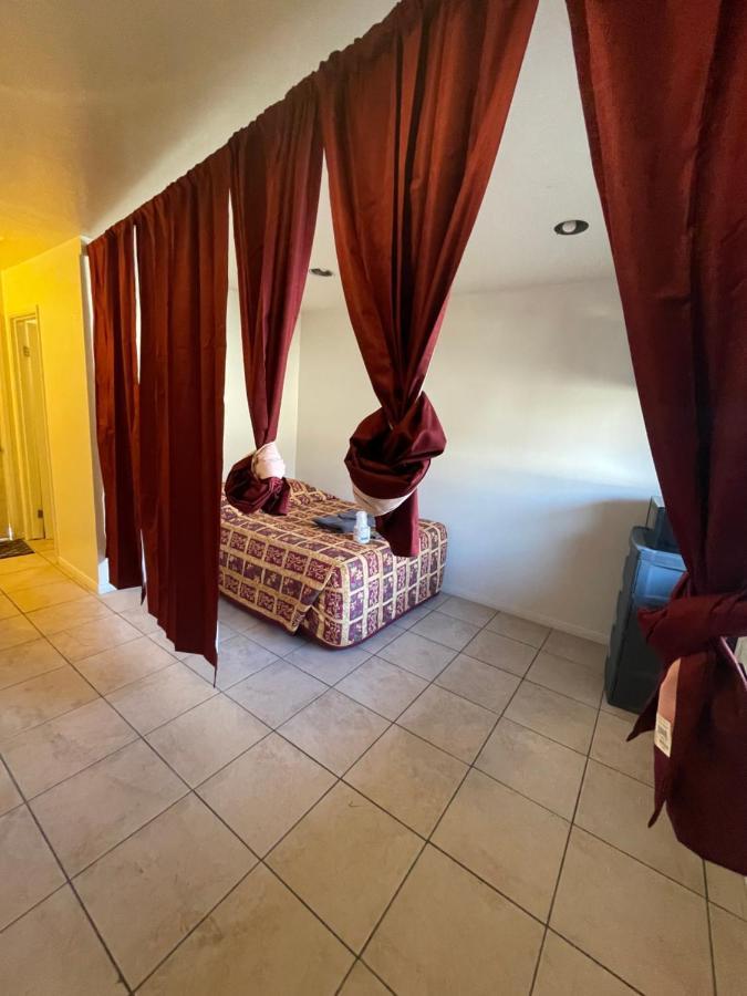 Crown Inn & Suites Spring Valley  Εξωτερικό φωτογραφία
